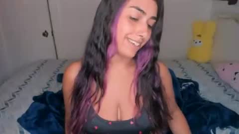 Snapshot of xocurvyrae chatting on June 12, 8:30 pm Rae online show from June 12, 8:30 pm