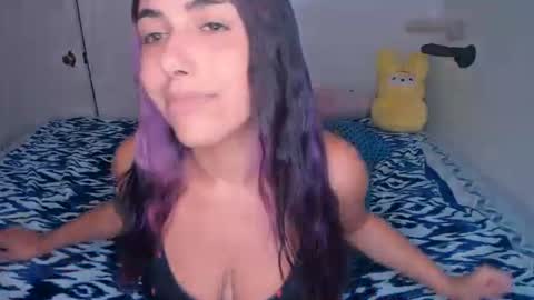 Snapshot of xocurvyrae chatting on July 7, 10:36 pm Rae online show from July 7, 10:36 pm