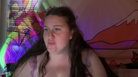 xopeachybaby online show from April 7, 6:25 am