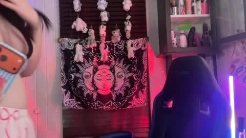 Snapshot of xopeachybaby chatting on July 23, 1:58 am xopeachybaby online show from July 23, 1:58 am