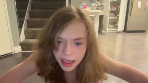 Snapshot of xoxo_natalie_woods chatting on June 27, 1:32 am Natalie Woods online show from June 27, 1:32 am