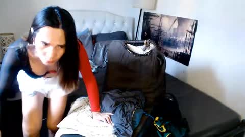 Snapshot of xqueenyasiandomcumx chatting on June 8, 1:28 am address me as QUEEN NINA A Little Bit of ANGELIC FACE with a Wild Demonic Side online show from June 8, 1:28 am