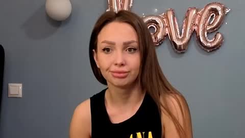 Snapshot of xsexycouples chatting on February 16, 11:05 pm AnnaMaee online show from February 16, 11:05 pm