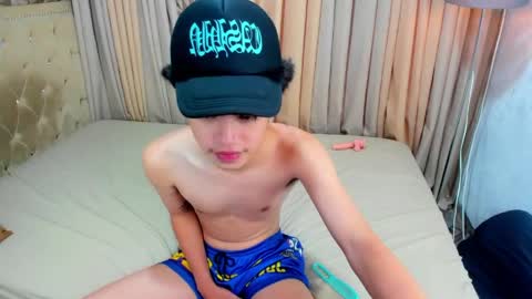 Snapshot of xsianhotcocxx chatting on April 21, 7:17 pm xsianhotcocxx online show from April 21, 7:17 pm