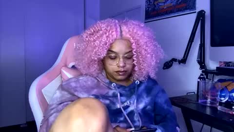 xStarGazingx online show from March 8, 7:45 am