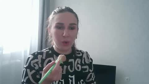 xtraem_crush online show from February 6, 7:02 am