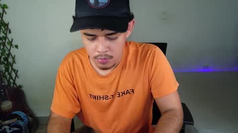 Snapshot of xtranherr chatting on February 22, 1:40 am xtranherr online show from February 22, 1:40 am