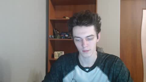 traqqq online show from November 18, 7:40 pm