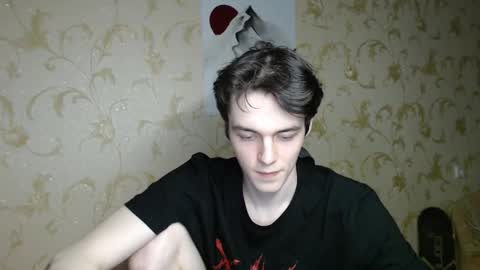 traqqq online show from March 24, 8:03 pm