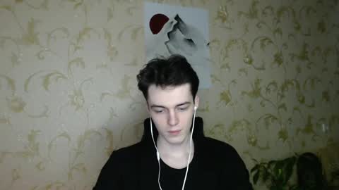 traqqq online show from April 13, 10:15 pm