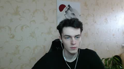 traqqq online show from April 18, 11:47 am