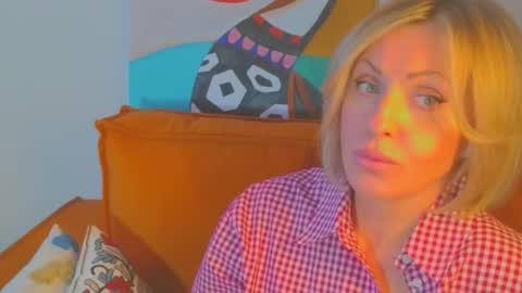 xvaleriax0 online show from February 25, 4:49 pm