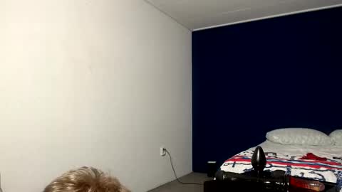 Snapshot of xx19hornyxx chatting on January 26, 6:07 am max online show from January 26, 6:07 am