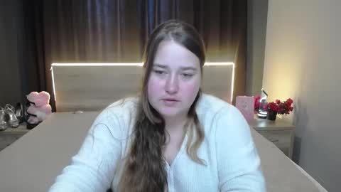 Snapshot of xx_daniella_xx chatting on February 9, 7:23 am xx daniella xx online show from February 9, 7:23 am