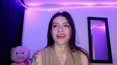 Snapshot of xx_johnson_xx chatting on May 16, 8:33 am VALE online show from May 16, 8:33 am