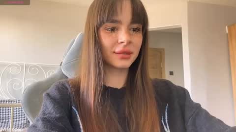 Lily online show from April 9, 11:15 am