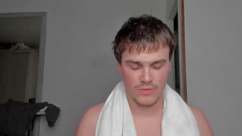 Snapshot of xx_raul_xx_ chatting on March 16, 3:12 am raul online show from March 16, 3:12 am