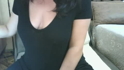 Snapshot of xxalexis chatting on July 11, 7:27 pm HotMomAlex online show from July 11, 7:27 pm