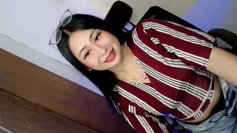 Snapshot of xxexpensive_candy chatting on February 20, 1:13 am Janae online show from February 20, 1:13 am