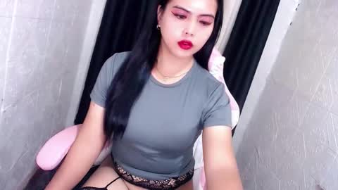 divine online show from October 4, 11:14 pm
