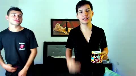 Snapshot of xxhoty0ung_boysxx chatting on February 21, 8:05 pm David and Mike online show from February 21, 8:05 pm