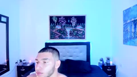 Snapshot of xxhoty0ung_boysxx chatting on September 12, 2:39 pm David and Mike online show from September 12, 2:39 pm