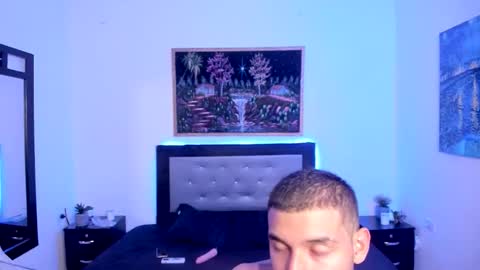 Snapshot of xxhoty0ung_boysxx chatting on September 16, 7:37 pm David and Mike online show from September 16, 7:37 pm