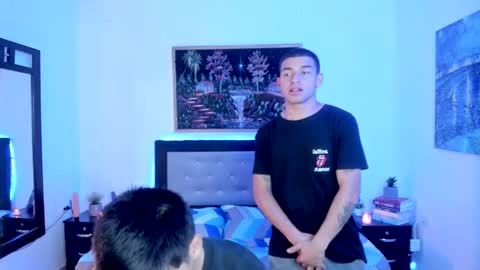 Snapshot of xxhoty0ung_boysxx chatting on September 23, 6:33 pm David and Mike online show from September 23, 6:33 pm