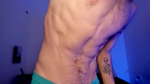 Snapshot of xxhoty0ung_boysxx chatting on February 6, 7:17 pm David and Mike online show from February 6, 7:17 pm