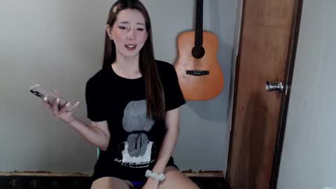 Snapshot of xxinnocentbellaxx chatting on December 24, 5:49 am Dyanna Zulla online show from December 24, 5:49 am