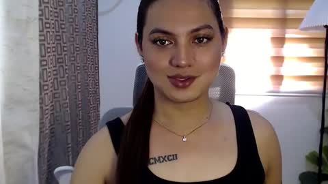 Snapshot of xxjulielovesyouxx chatting on December 18, 5:04 am July online show from December 18, 5:04 am