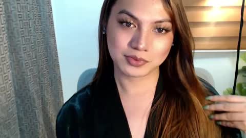 Snapshot of xxjulielovesyouxx chatting on December 29, 4:30 pm July online show from December 29, 4:30 pm