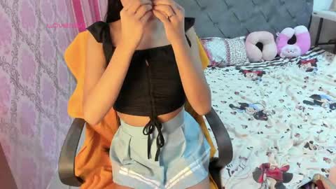 Snapshot of xxkayjeanxx chatting on June 8, 1:55 pm Aya online show from June 8, 1:55 pm