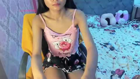 Snapshot of xxkayjeanxx chatting on June 11, 9:35 pm Aya online show from June 11, 9:35 pm