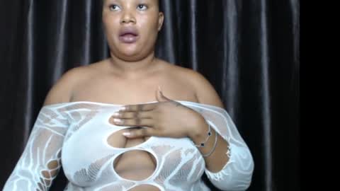 Snapshot of xxkiara_ chatting on May 5, 8:39 pm kiara online show from May 5, 8:39 pm