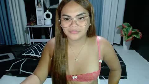 Snapshot of xxkylie_smithxx chatting on April 26, 5:32 pm Kylie Smith online show from April 26, 5:32 pm