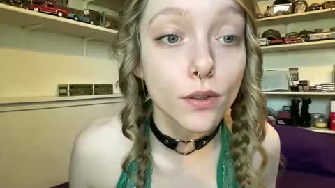 Snapshot of xxloveanastasia chatting on September 16, 5:25 pm LoveAnastasia online show from September 16, 5:25 pm