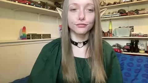 Snapshot of xxloveanastasia chatting on October 20, 5:02 pm LoveAnastasia online show from October 20, 5:02 pm