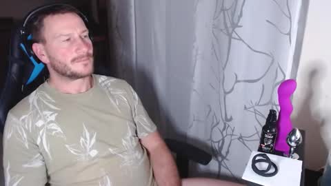 Snapshot of xxmettexx chatting on January 8, 9:44 pm xxmettexx online show from January 8, 9:44 pm