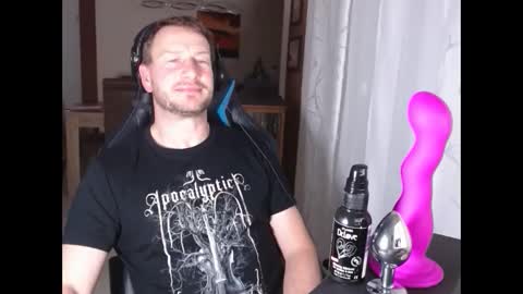 Snapshot of xxmettexx chatting on February 10, 9:04 pm xxmettexx online show from February 10, 9:04 pm