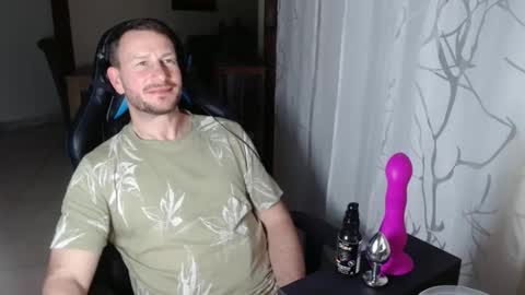 Snapshot of xxmettexx chatting on March 9, 12:31 am xxmettexx online show from March 9, 12:31 am