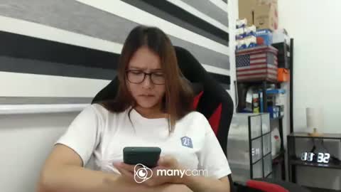 Snapshot of xxmonsterbigcockxx chatting on January 22, 3:29 pm  Kaycee  online show from January 22, 3:29 pm