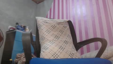 xxrowenatastycockforyouxx online show from December 12, 2:26 am