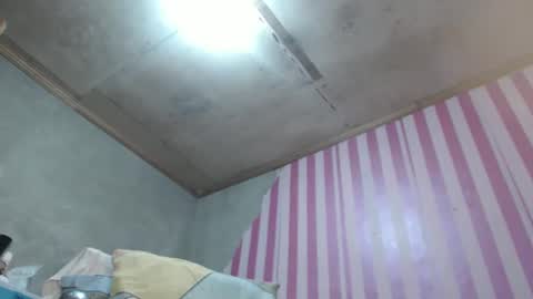 xxrowenatastycockforyouxx online show from January 2, 2:33 am
