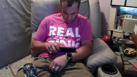 Snapshot of xxscubastevexxx chatting on October 8, 2:47 pm xxScubaStevexx online show from October 8, 2:47 pm