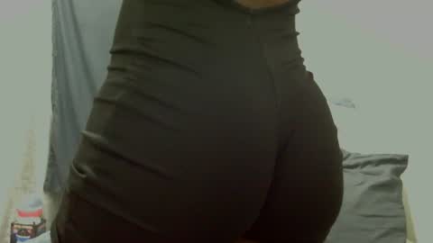 Snapshot of xxsexytalia28 chatting on February 10, 6:24 pm xxsexytalia28 online show from February 10, 6:24 pm