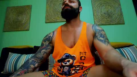 Snapshot of xxtreamleonard chatting on May 28, 6:00 am Xtream Leonard online show from May 28, 6:00 am