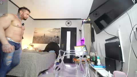     online show from February 21, 1:45 pm