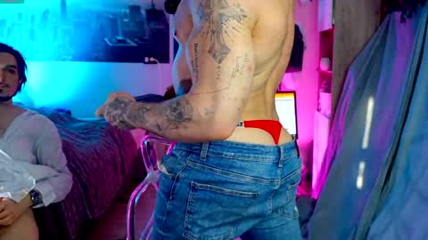     online show from April 18, 3:38 pm