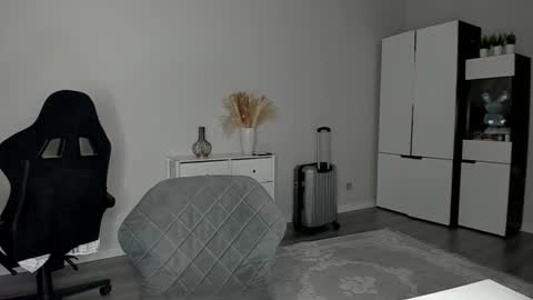 Snapshot of xxx_leila chatting on July 4, 10:32 am xxx_leila online show from July 4, 10:32 am